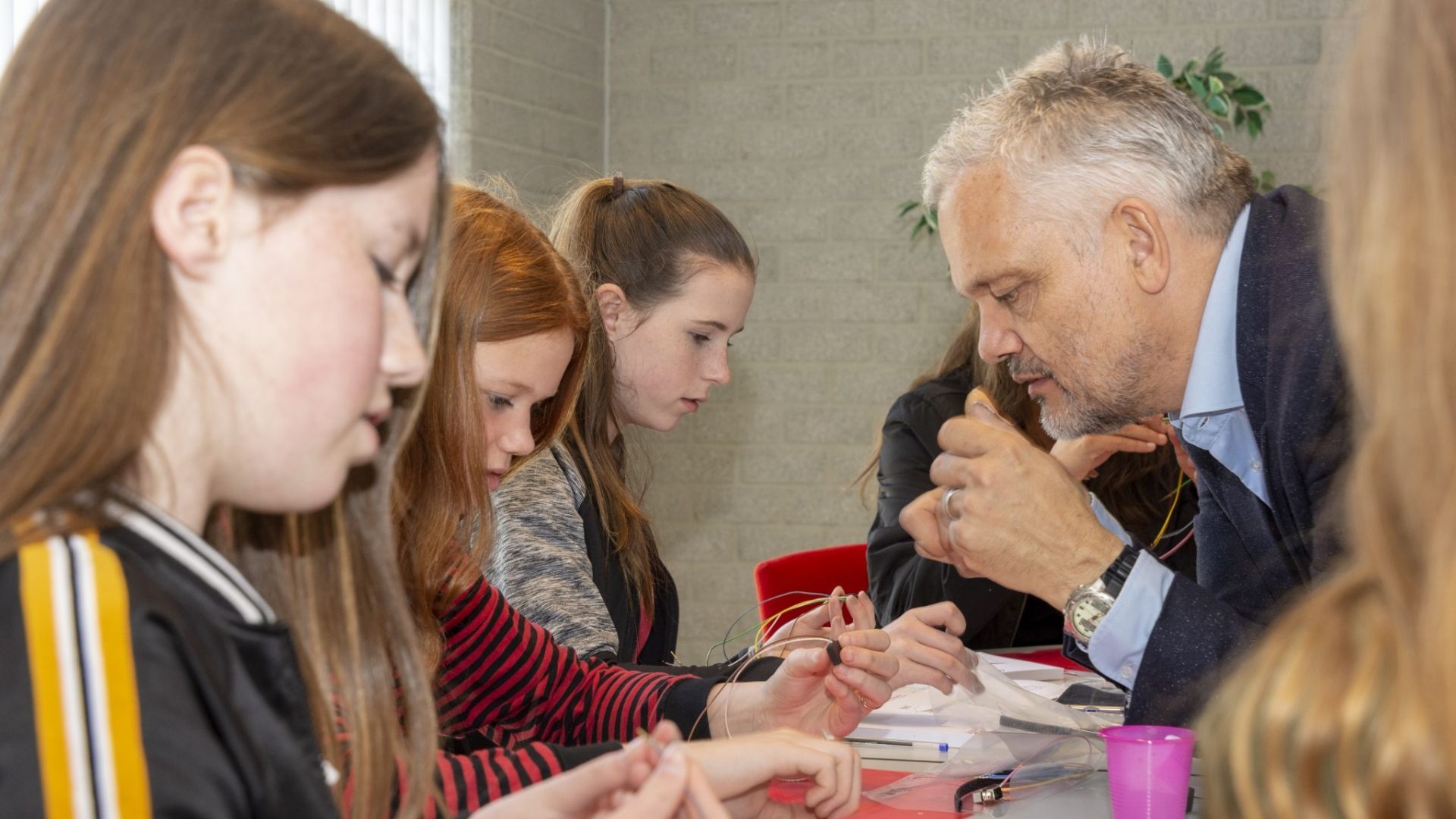 Blog Hero - Girlsday.jpg